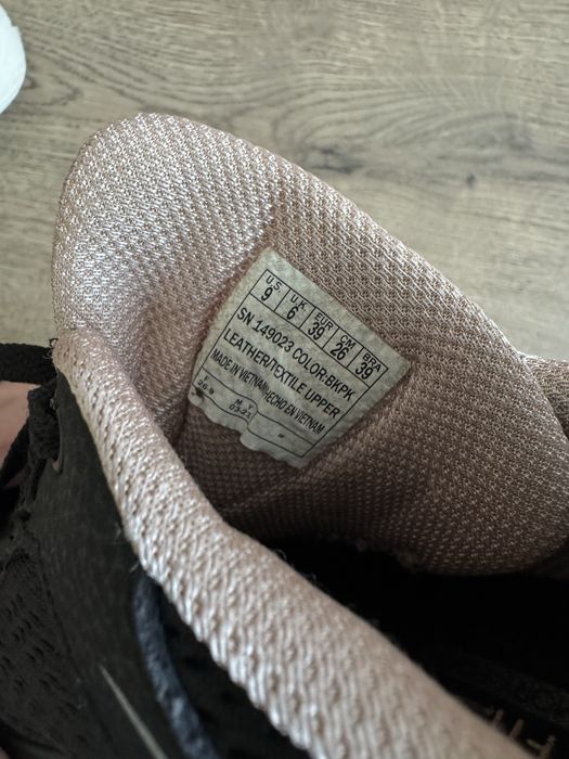 Жіночі кросівки Skechers D’lux-walker розмір 39