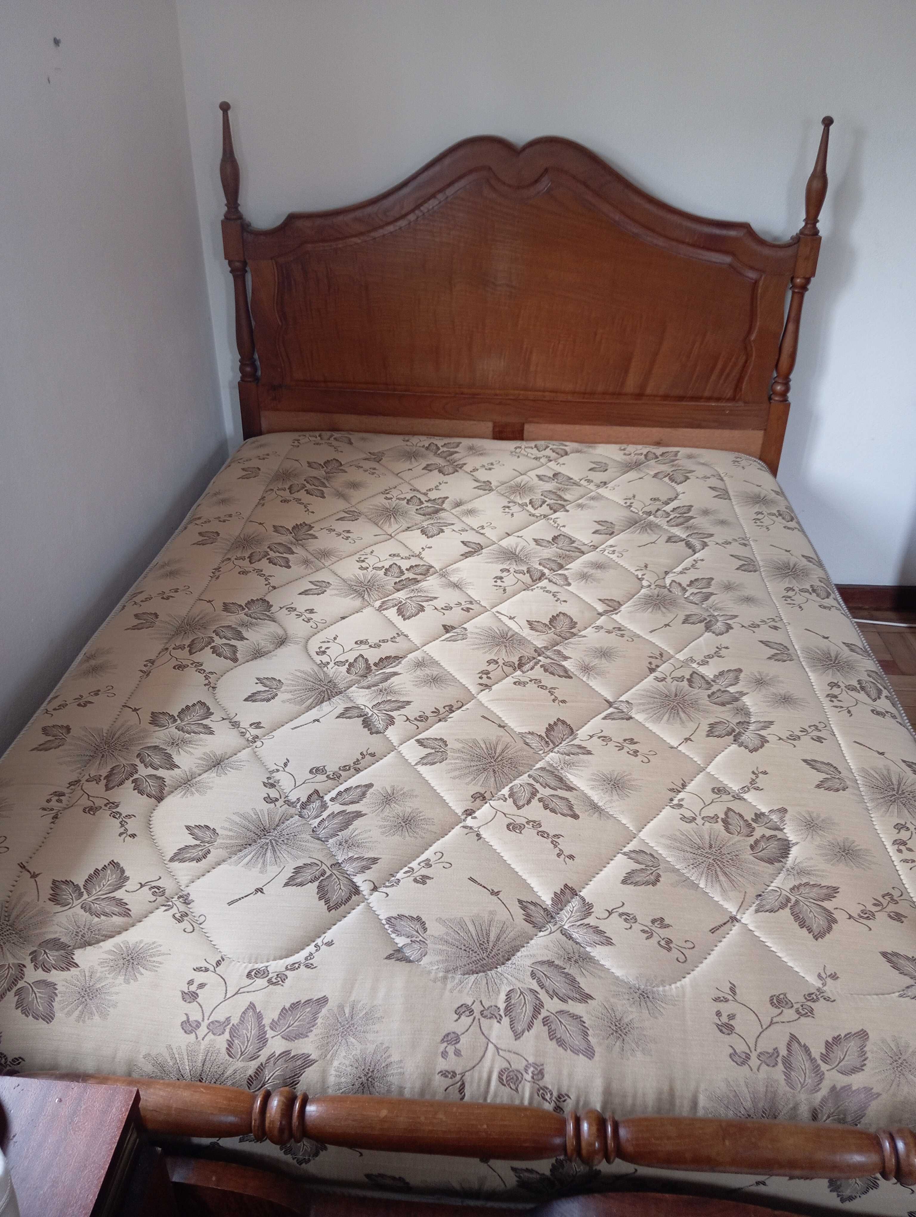 Cama de casal + colchão