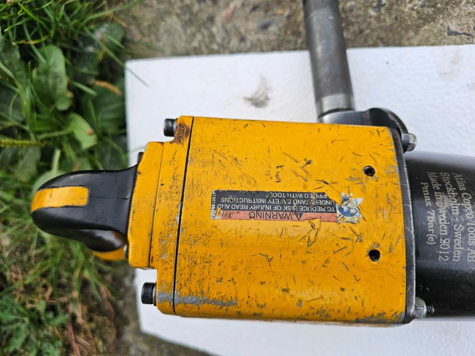 Ударный гайковерт