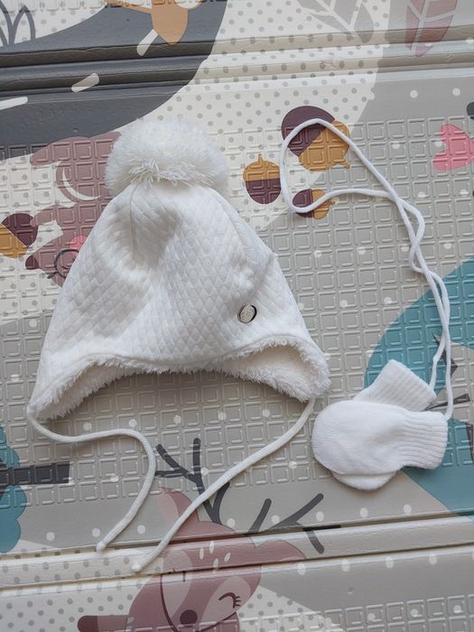Biala czapeczka 42-44 + rekawiczki chrzest