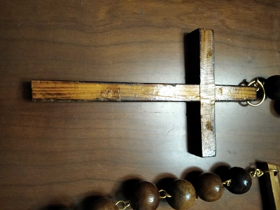 Crucifixo em madeira