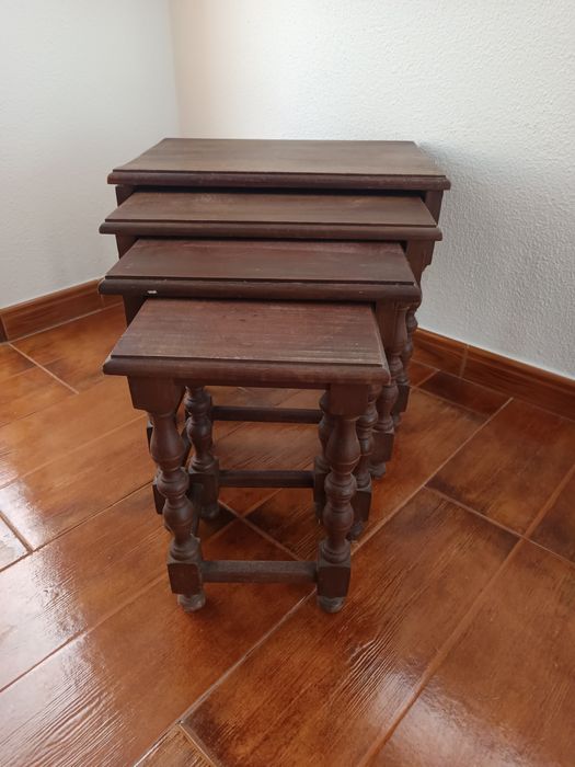 Conjunto 4 mesas em madeira