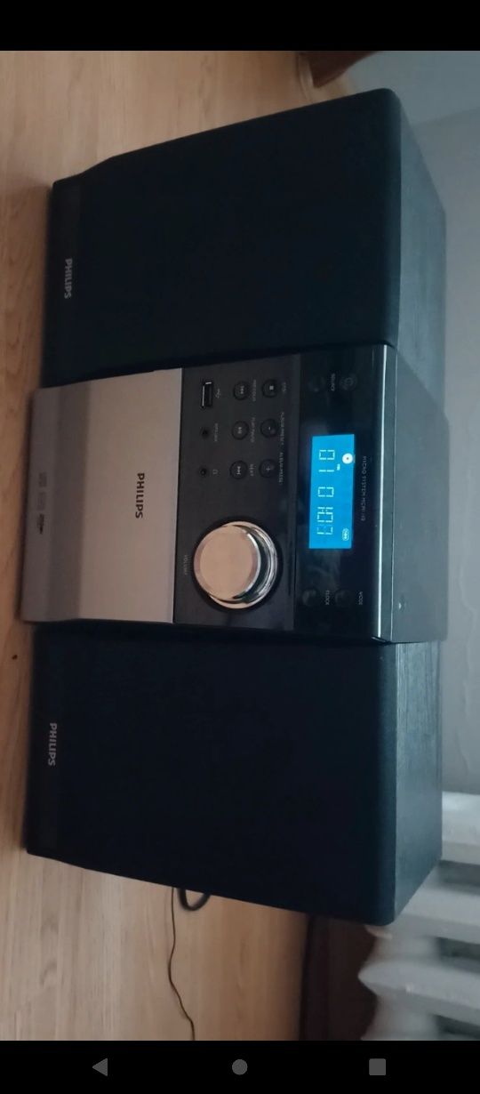 Wieża Philips.  CD/USB/AUX/Radio. MP3.