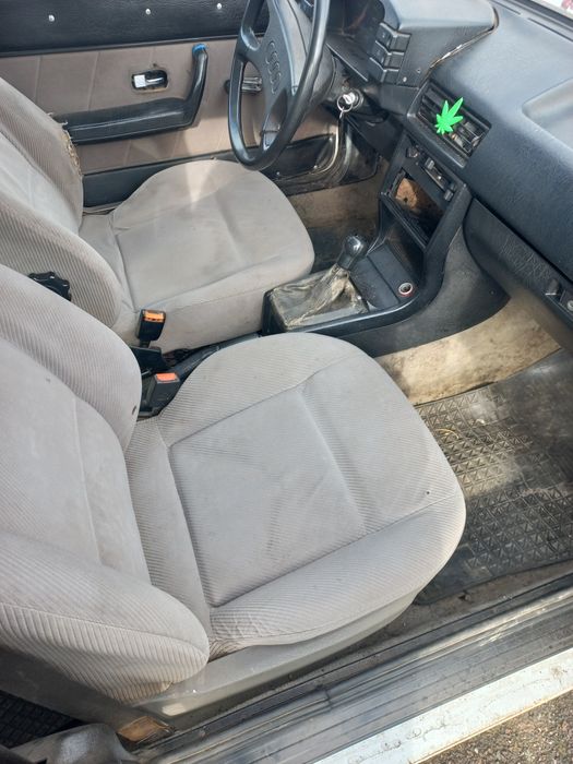 Автомобіль Ауді 80 б2