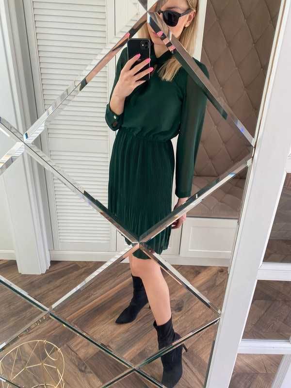 Zielona sukienka z wiązaniem na szyi S Varlesca