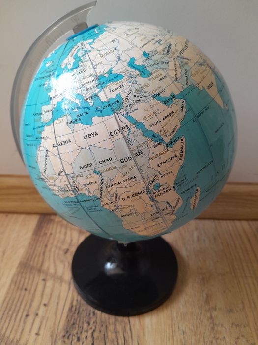 Продам глобус для школярів