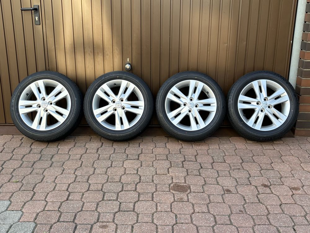 Felgi aluminiowe z oponami toyota yaris