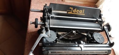 Ideal firmy Seidel&Naumann - maszyna do pisania lata 30-te