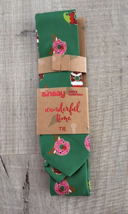 Nowy krawat Sinsay wzór świąteczny
