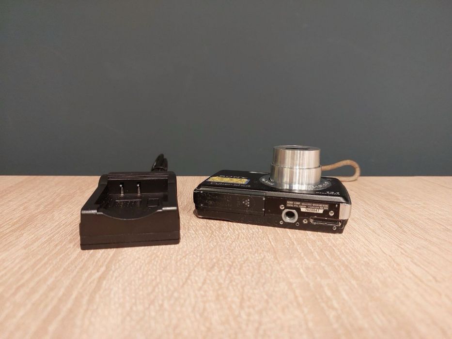 Sony Cyber-shot DSC-W220 цифровий фотоапарат
