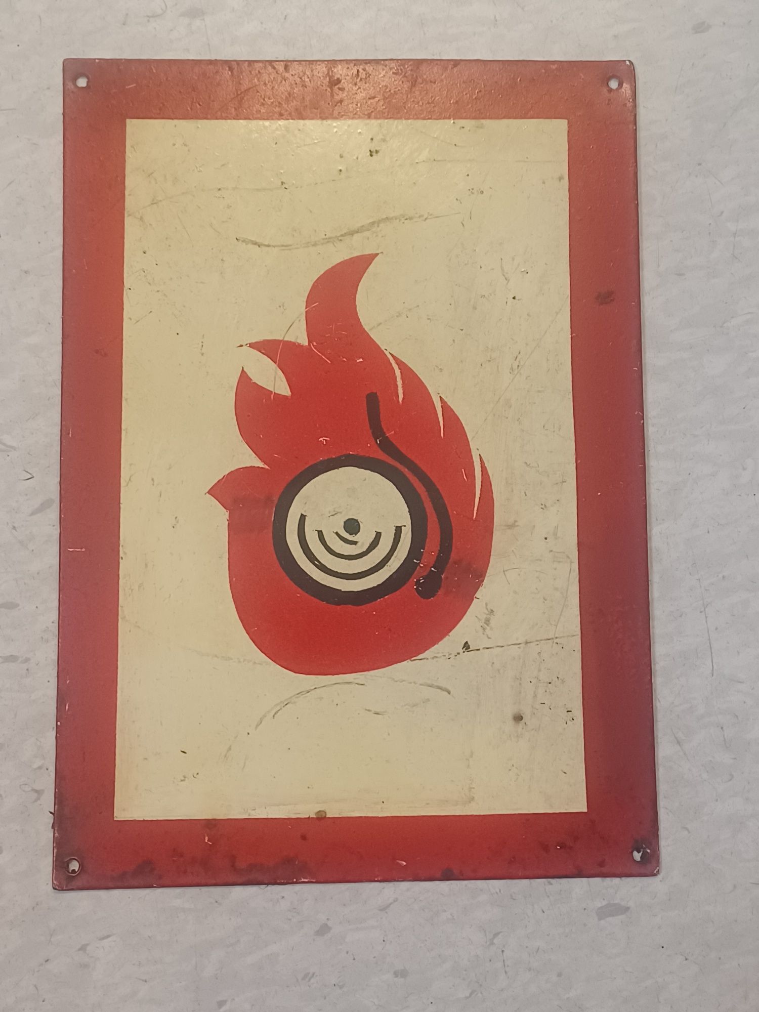 Stara blaszana tabliczka ostrzegawcza PRL Hydrant