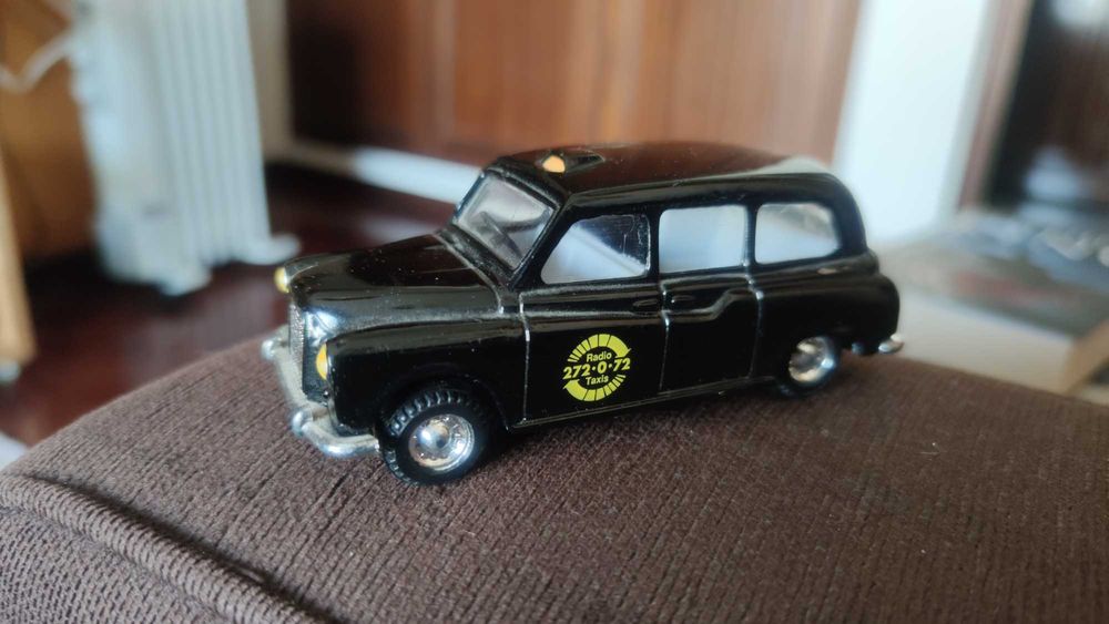 Austin FX4 London Taxi  1:38