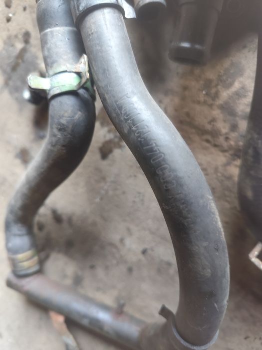 VW Transporter T4 1.9 TD rura przewód wody obudowa termostatu czujnik