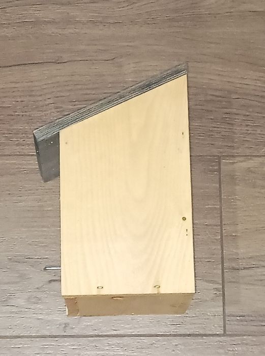 Karmnik budka lęgowa domek dla ptaków z drewna