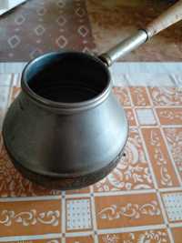 Винтажная металлическая турка для кофе
