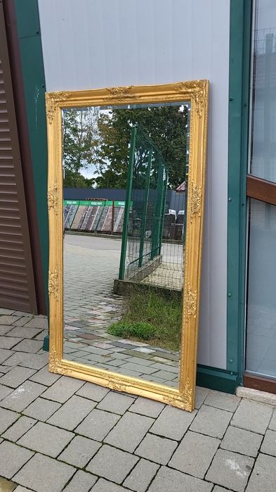 Вінтажне велике дзеркало