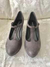 Новые красивые туфли для танцев Graceland