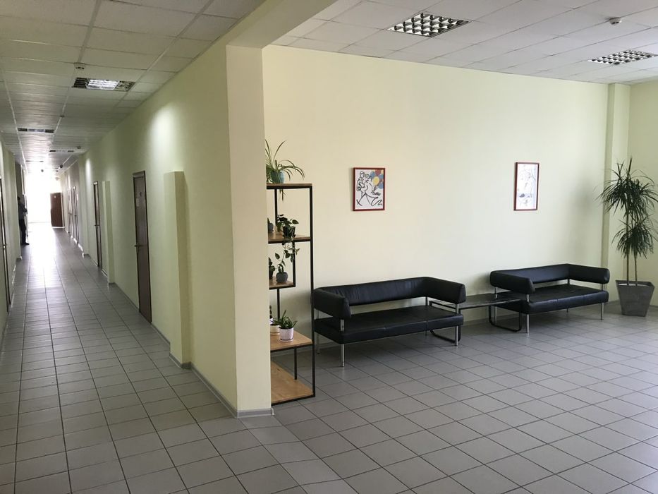 Офіси з автоном. електропостачанням і бомбосховищем