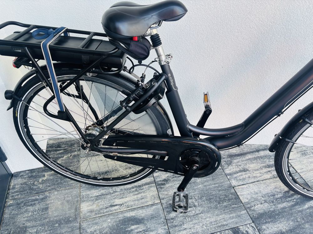 Elektryczny E-City, naped centralny Bafang