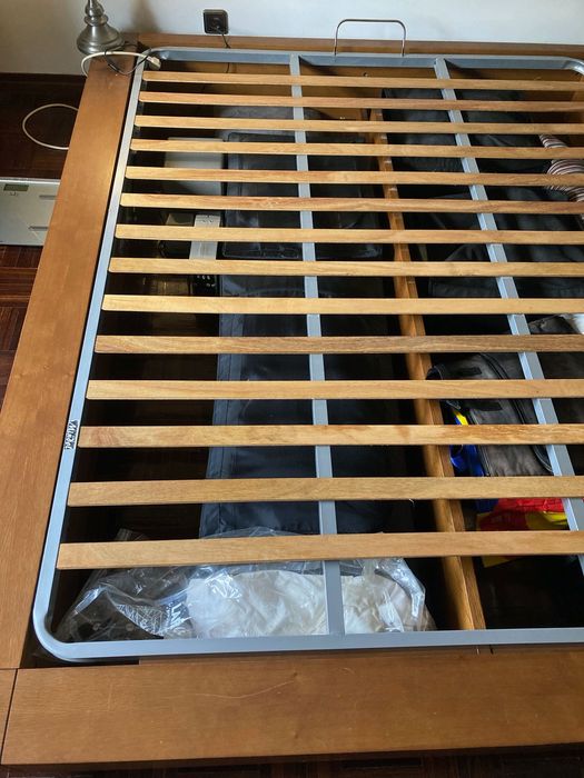 Cama Casal com estrutura e sommier + colchão