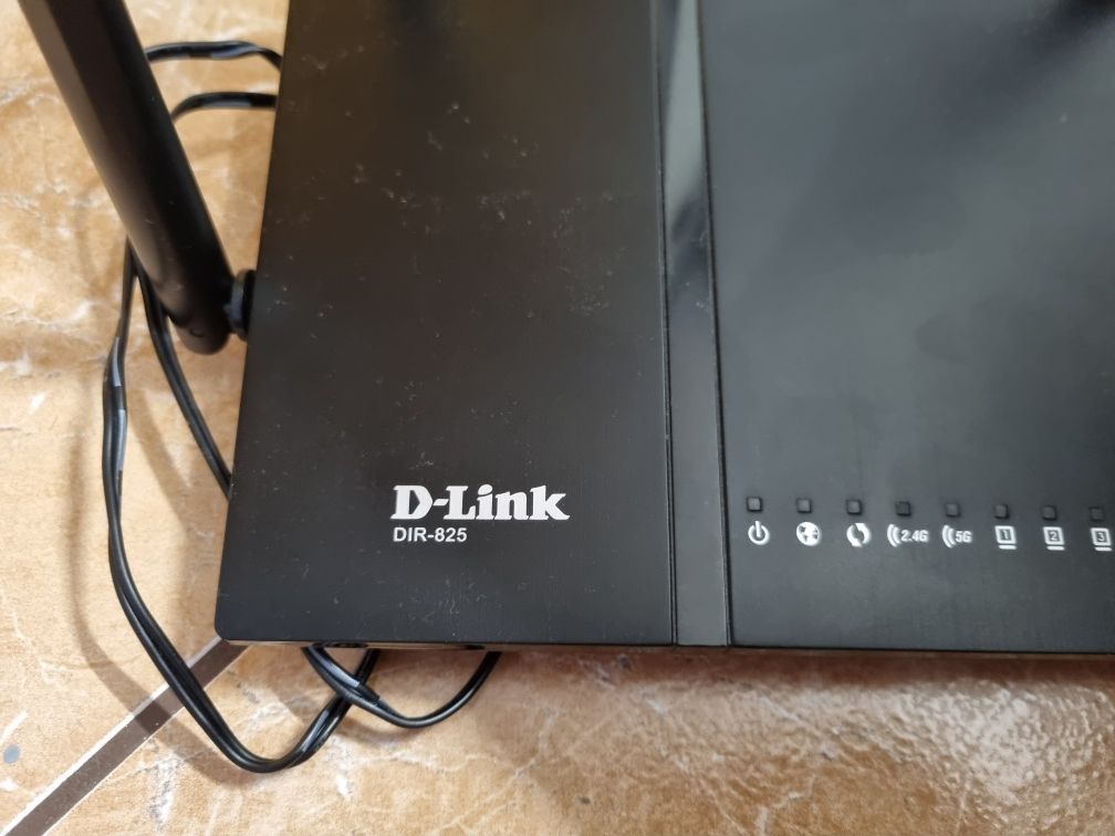 Router D-Link DIR-825 802.11ac (Wi-Fi 5)