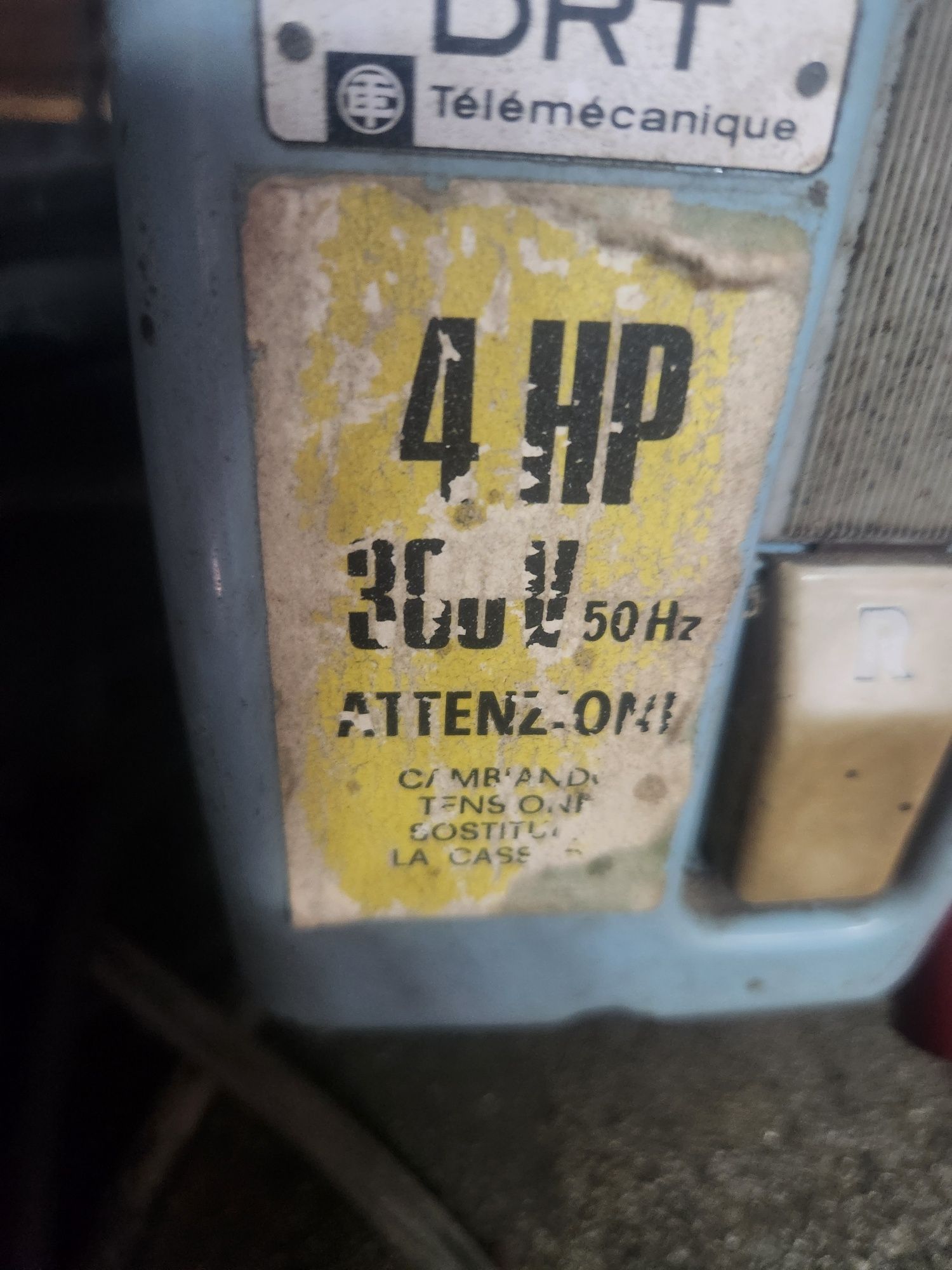 Compressor trifásico de 300l