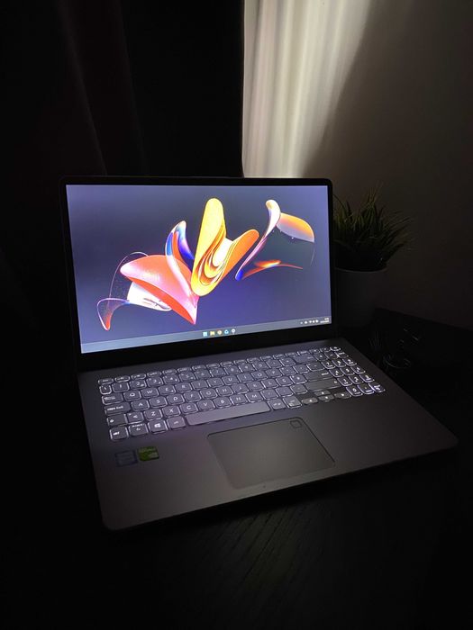 Asus VivoBook S15 – i7, 12GB RAM, SSD 256GB, MX150