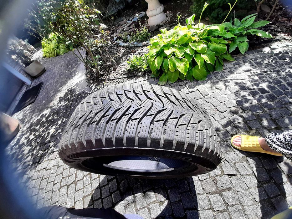 Резина зимняя KUMHO  225/55/R17  2шт