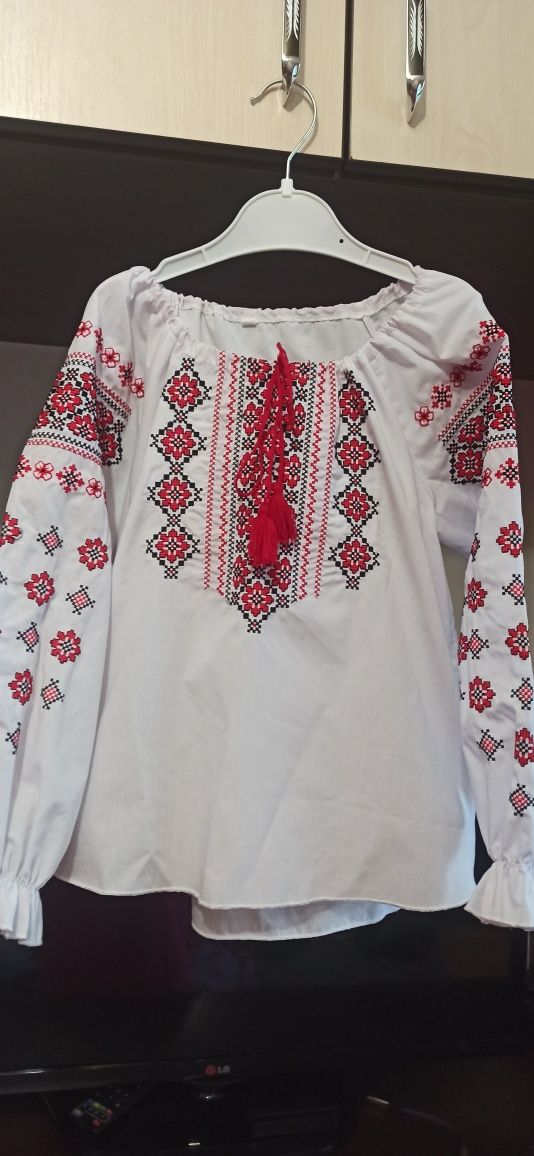 Вишиванка для дівчинки