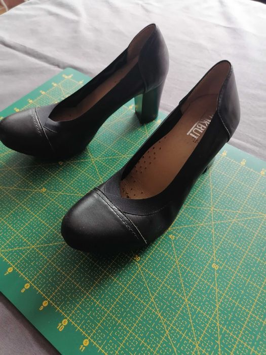 Damskie czarne czółenka rozmiar 36 skóra naturalna