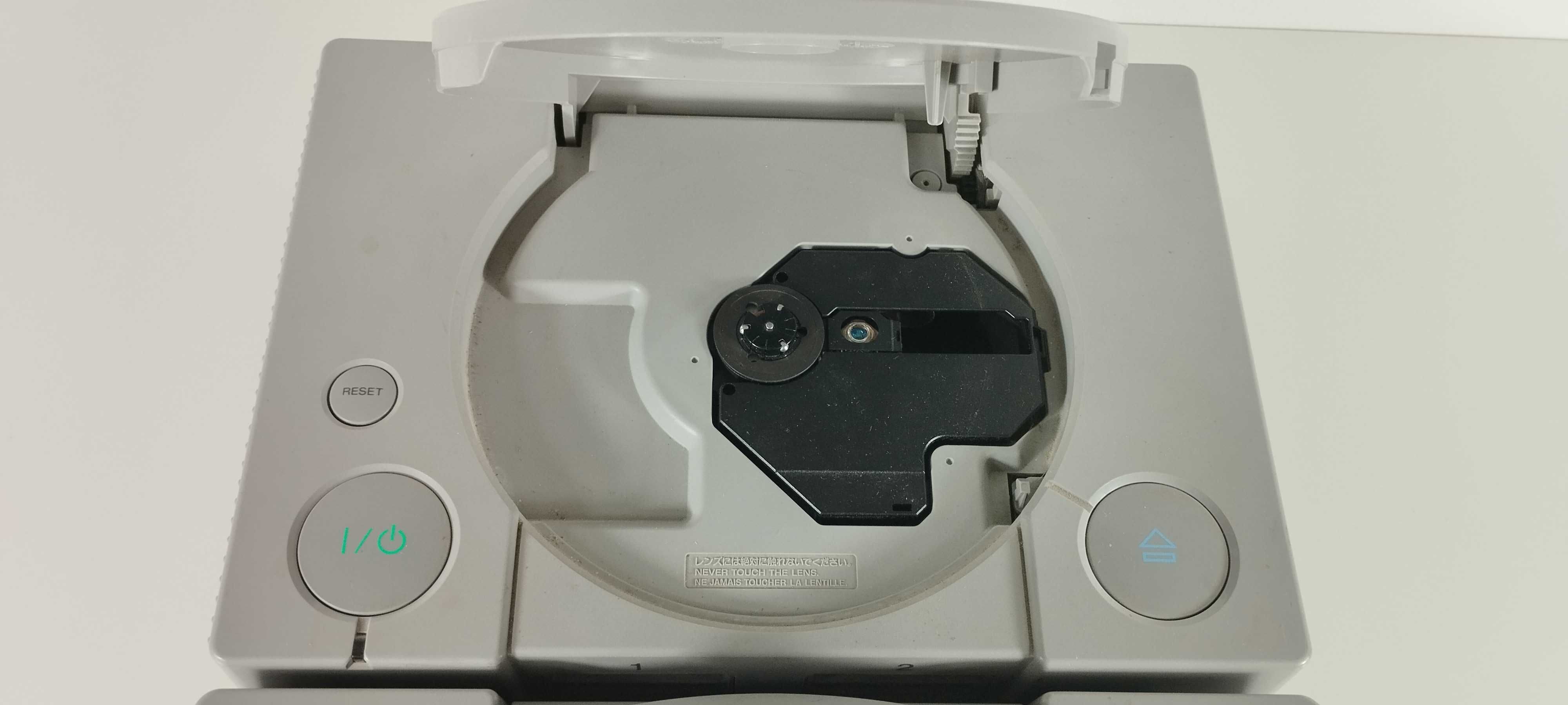 2 Consolas + Comando Playstation 1 para reparação / peças