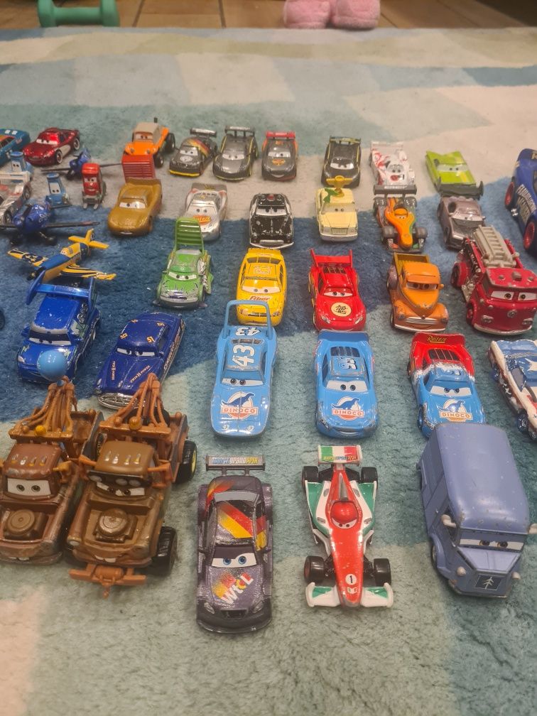 Zestaw samochodów z filmu Auta metalowe / The Cars Mattel Disney