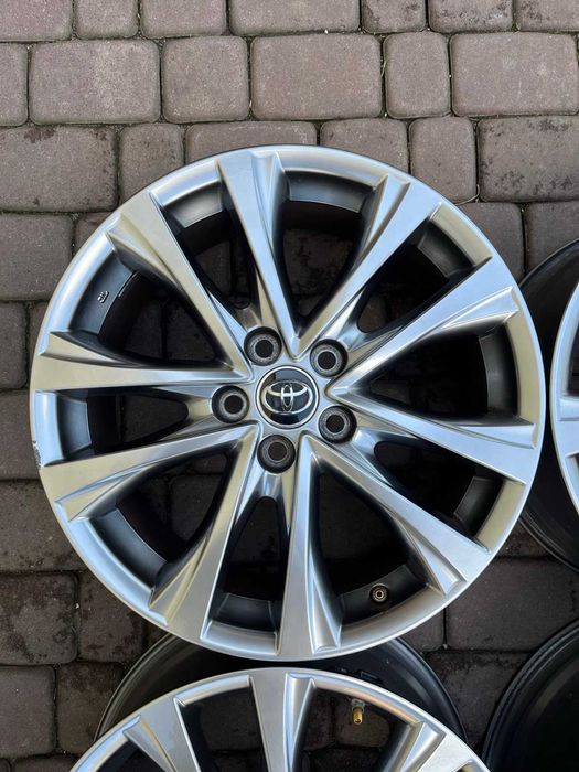 Oryginalne alufelgi Toyota 5x114,3 18 CZUJNIKI RAV 4 C-HR AVENSIS