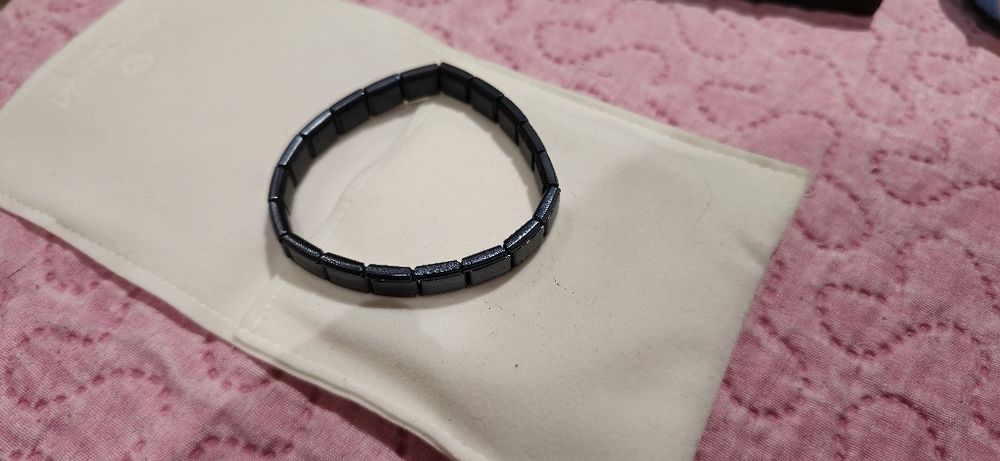 Pulseira metálica azul escura