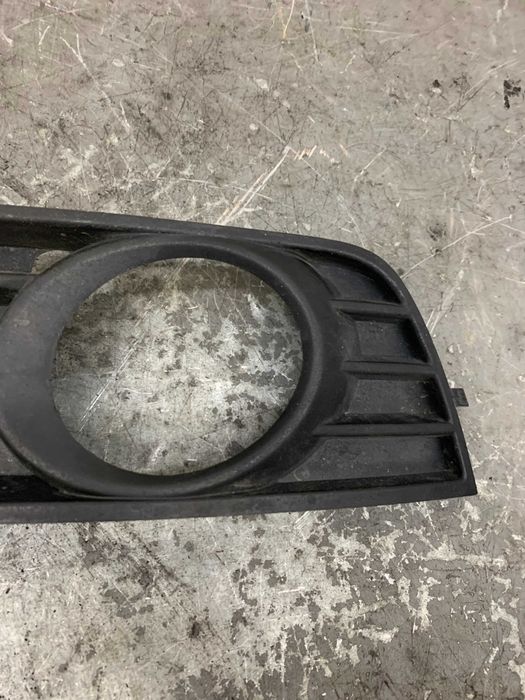 Audi A4 B6 Atrapa Zderzaka Kratka Przód