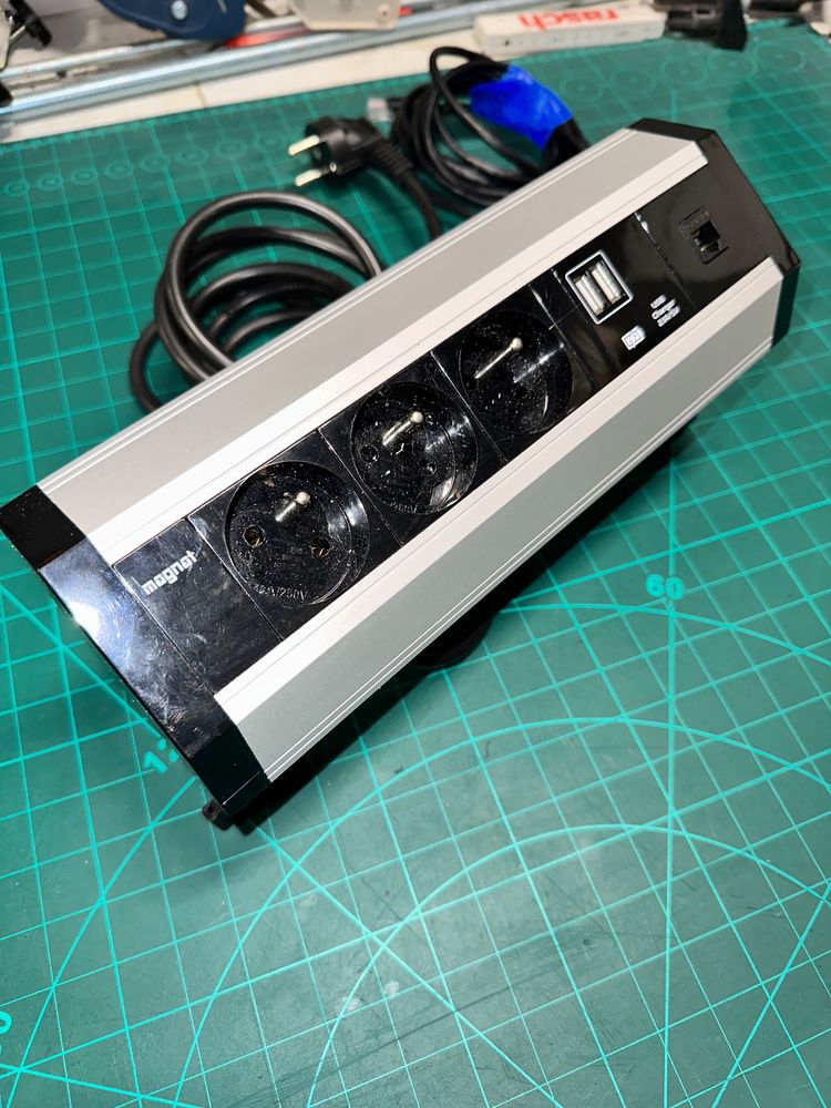 Listwa zasilająca Maxbert Magnat Stick 3x230V + 1xRJ45 + 2xUSB