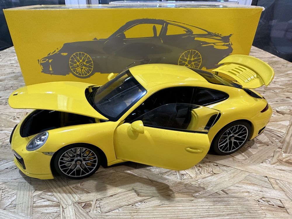 Minichamps Porsche 911 turbo S 2013 no autoart