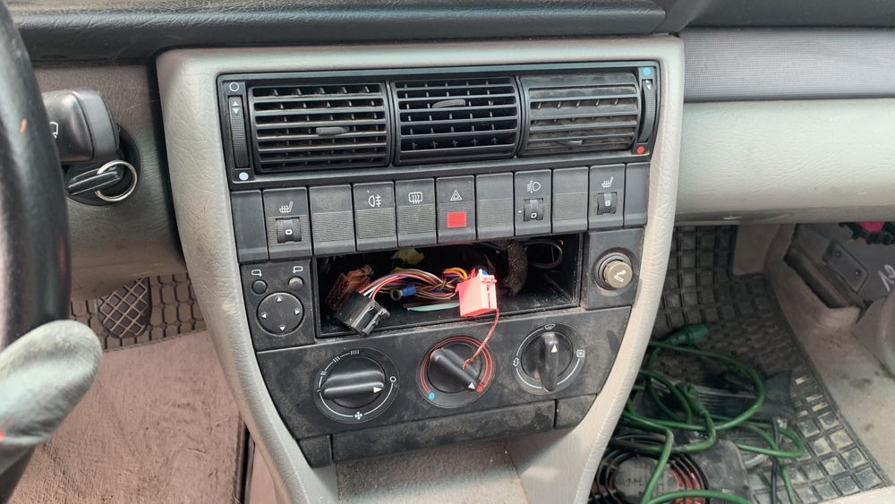 AUDI A6 C4 fotele fotel jasne podgrzewane sprawne boczki sedan KOMPLET