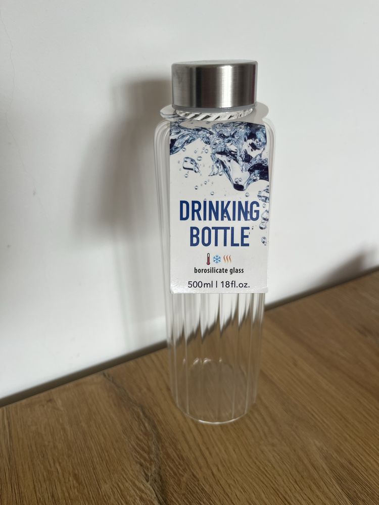 Nowa szklana butelka na wode 500 ml