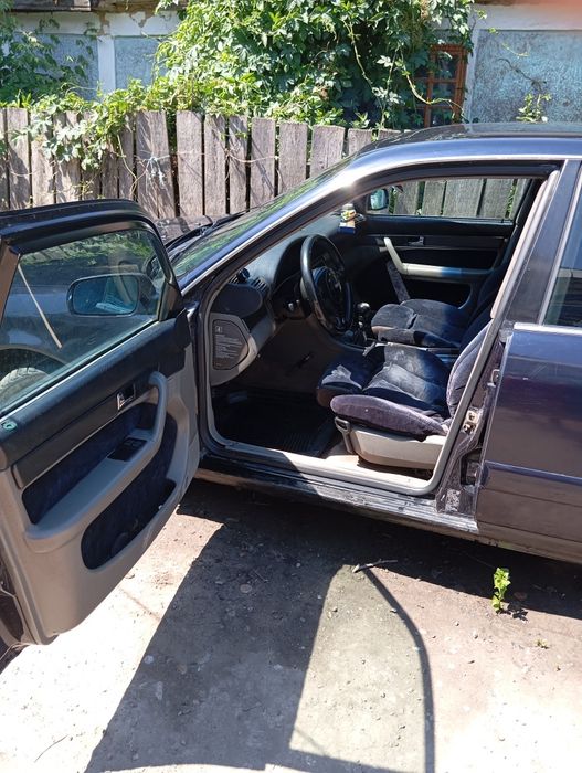 Продам ауді А6 ц4 в нормальному стані.