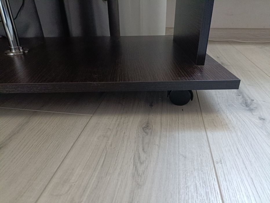 Полиця під телевізор