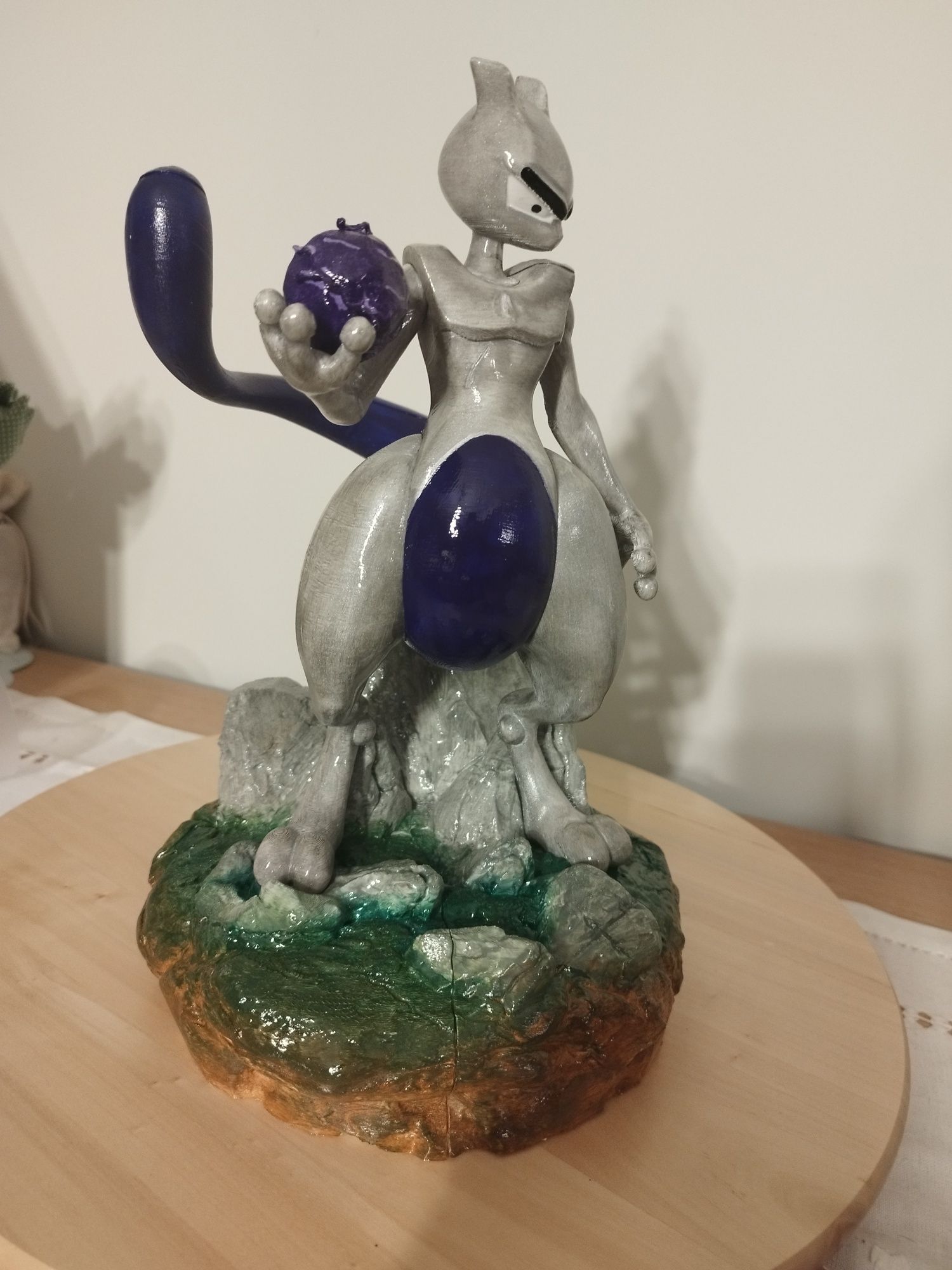 Mewtwo com 30 cm