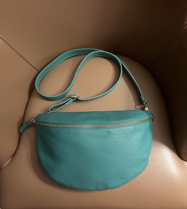 Bolsa grande de tiracolo pele azul turquesa