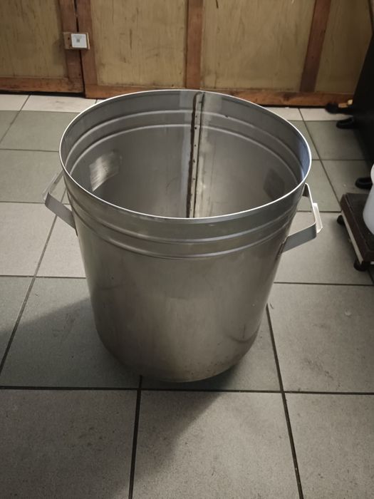 Pojemnik gar kociołek garnek  nierdzewny na kołach 42 L