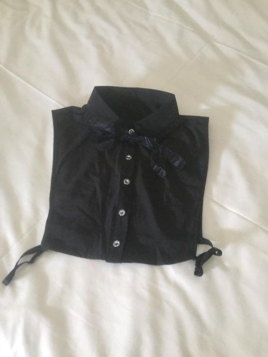 Gola falsa / removivel em preto - a estear