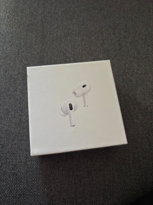 Airpods pro 2.