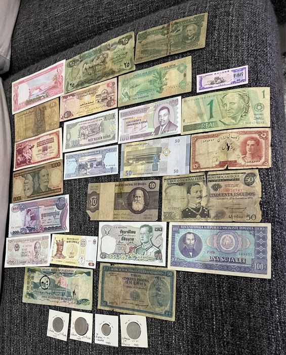 Lote de 24 notas e 4 moedas Barato portes incluídos