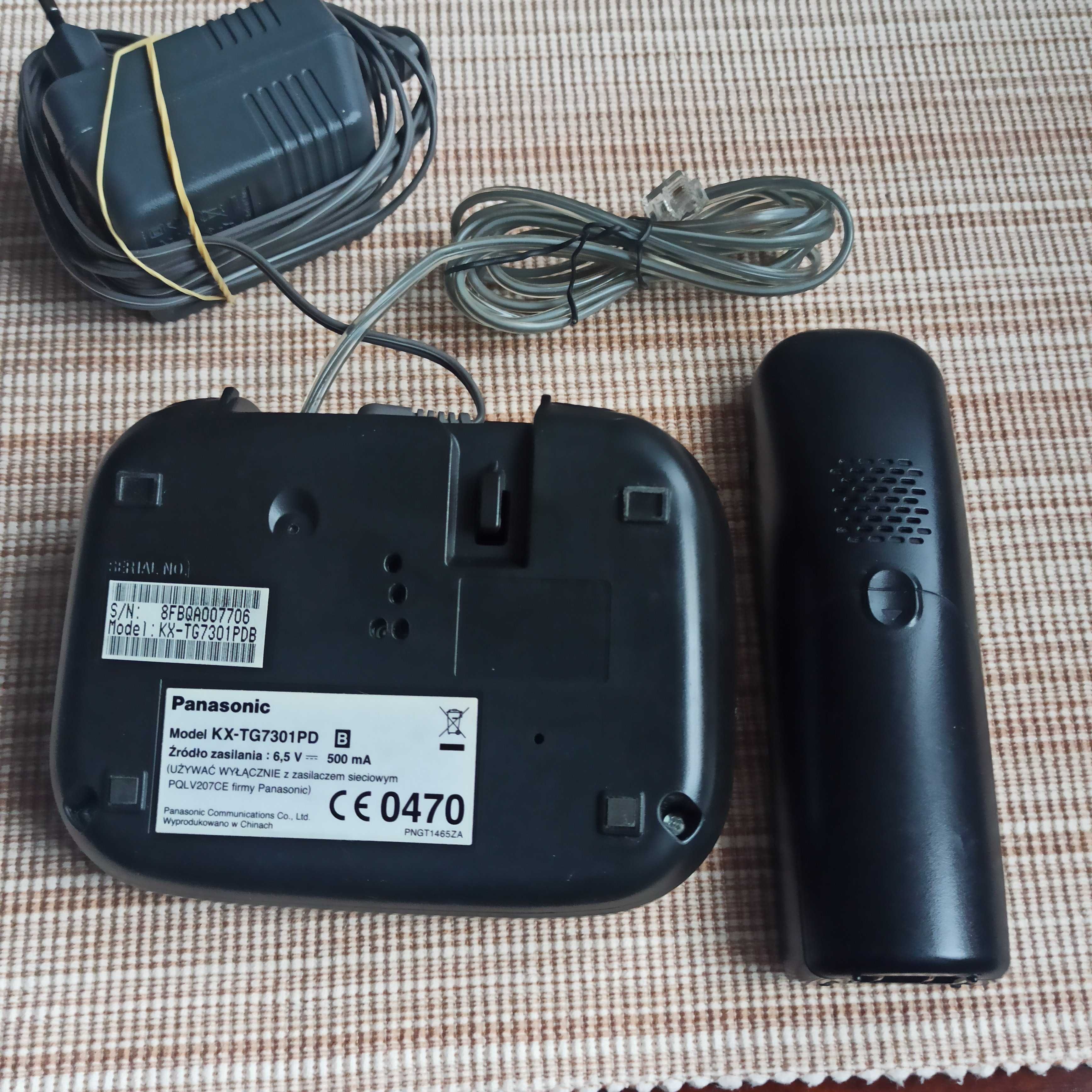Stacjonarny telefon bezprzewodowy marki Panasonic