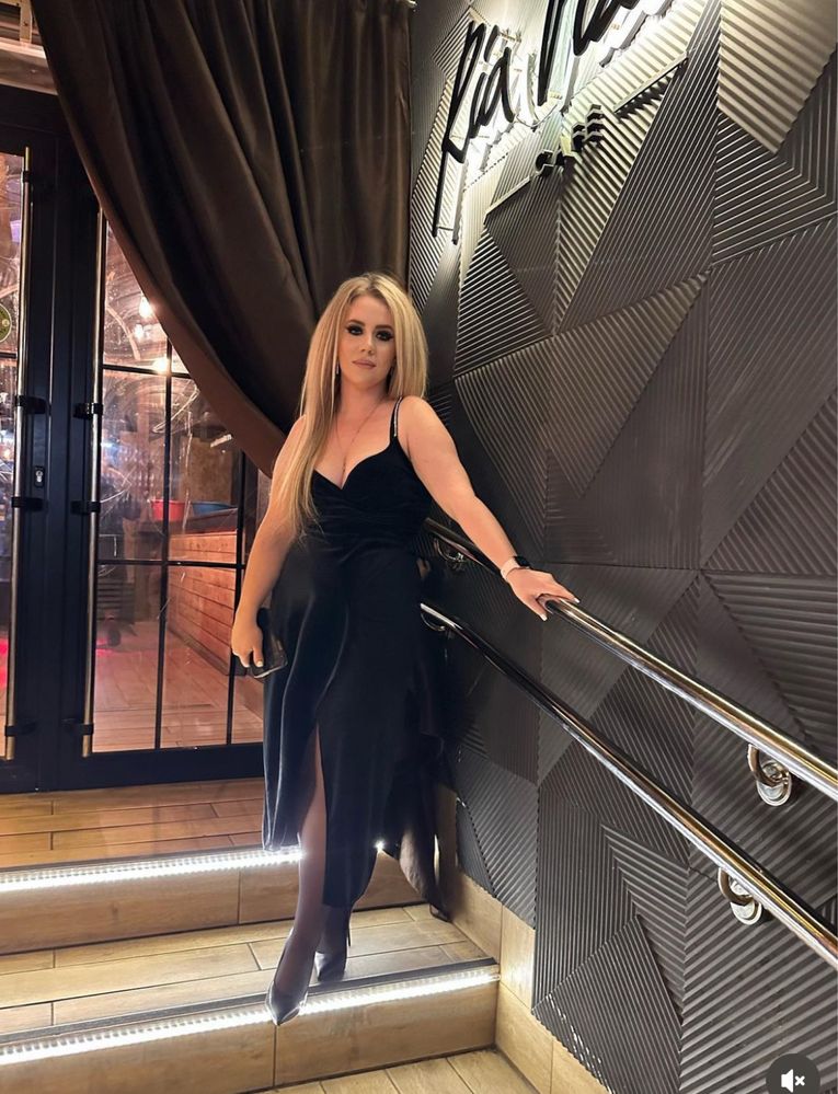 Сукня zara оксамит. Чорна . Розмір L