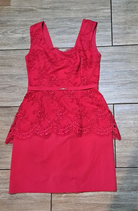 Sukienka z koronką stan bdb 40